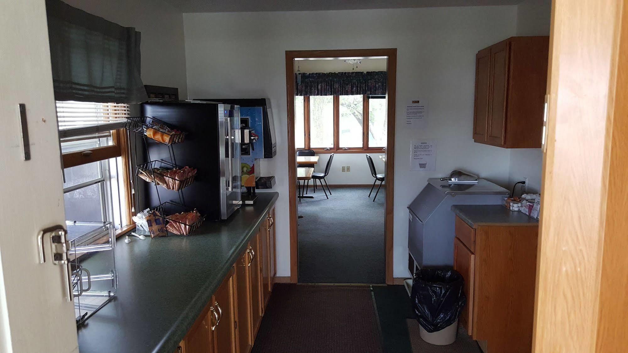 Budget Host Inn Detroit Lakes Dış mekan fotoğraf